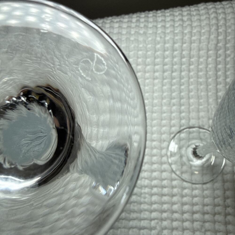 Set of 2 European Champagne Flutes Twisted Stem Clear Glass Modern Elegant 8” - Picture 5 of 12